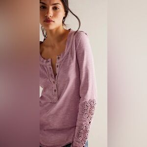NEW FREE PEOPLE Our Song Henley Cuff Top in Candid Lilac Crocheted Sleeve XS